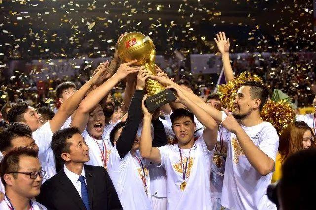 三球44分黄蜂负魔术 欧文末节超神独行侠擒鹰