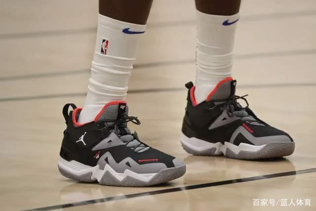 张宁15分山西送辽宁赛季首败 弗格空砍30分