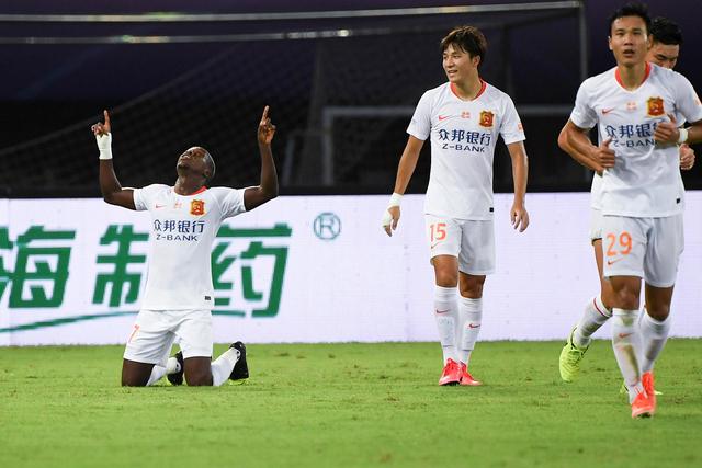 李凯尔0分赵睿17分 中国男篮不敌塞尔维亚