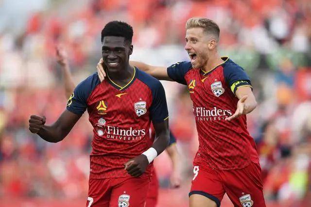 浓眉40+15詹姆斯31分 湖人险胜送奇才13连败